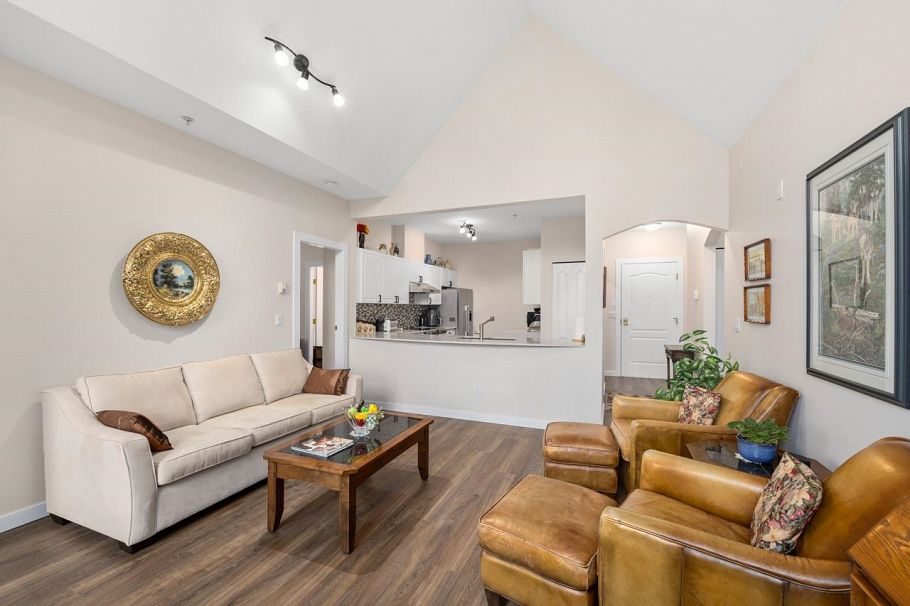 403 678 W Queens Road North Vancouver, BC - 6