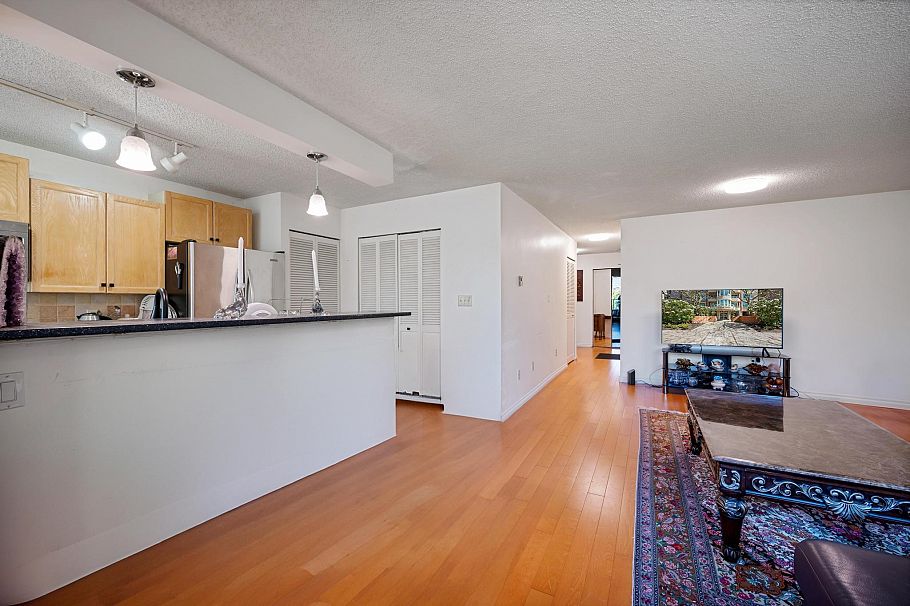 203 1845 Robson Street Vancouver, BC - 12