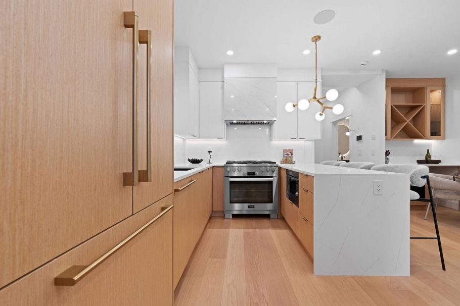 1 4549 W 11th Avenue Vancouver, BC - 5