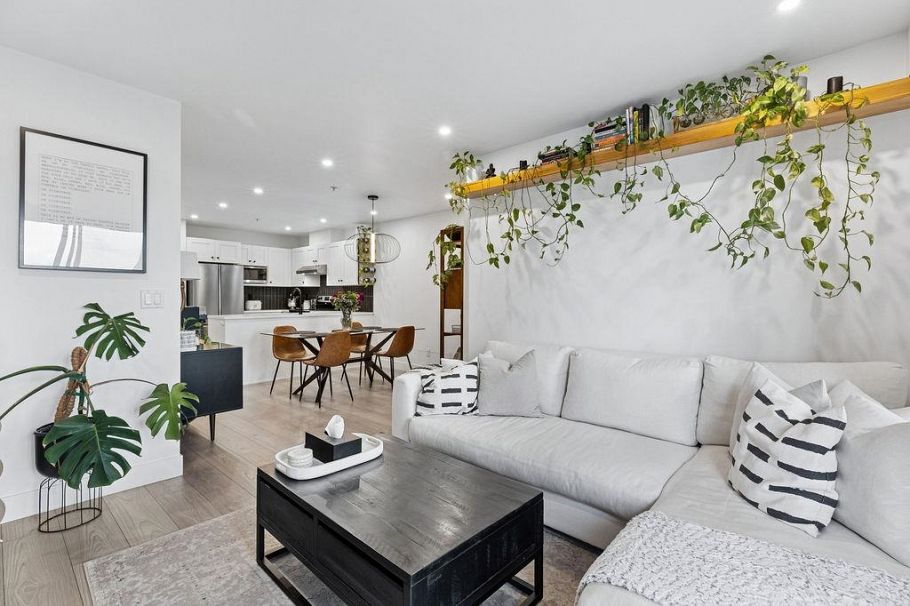 232 4550 Fraser Street Vancouver, BC - 2