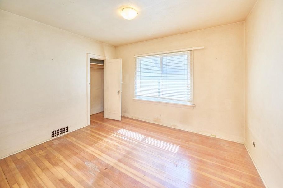 4307 Nanaimo Street Vancouver, BC - 25