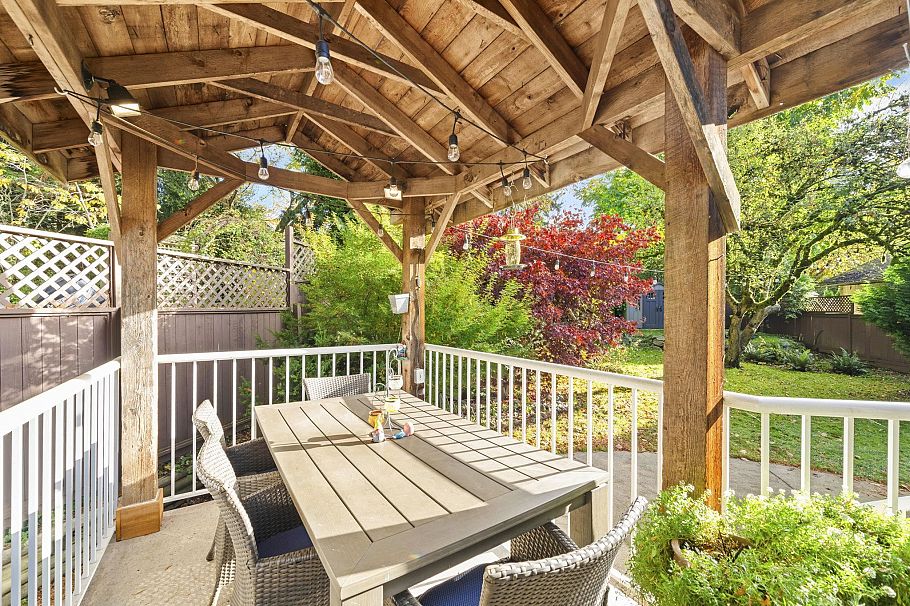 2340 Chesterfield Avenue North Vancouver, BC - 23