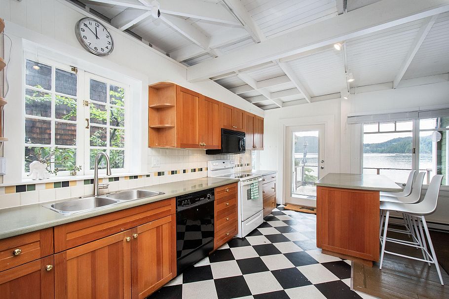 5293 Indian River Drive North Vancouver, BC - 6