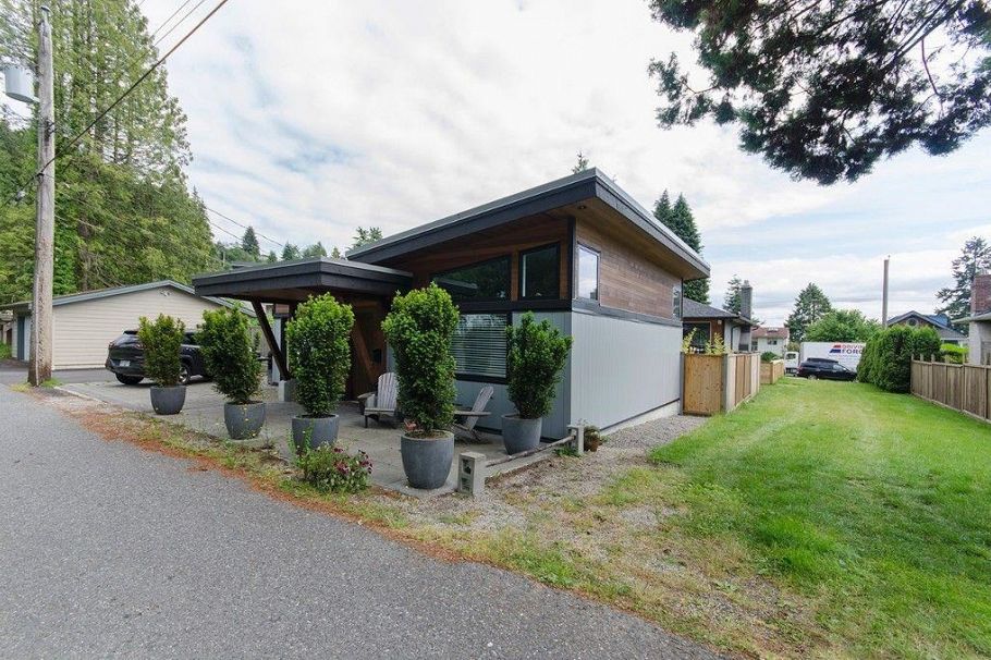 328 E 22nd Street North Vancouver, BC - 38