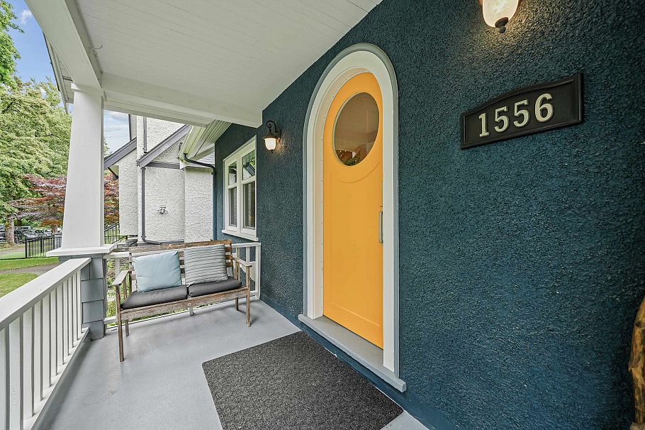 1556 Kamloops Street Vancouver, BC - 2