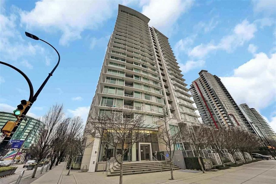 811 161 W Georgia Street Vancouver, BC - 1