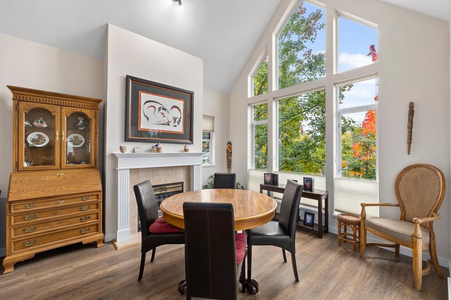 403 678 W Queens Road North Vancouver, BC - 4