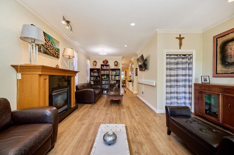 562 W Keith Road North Vancouver, BC - 7