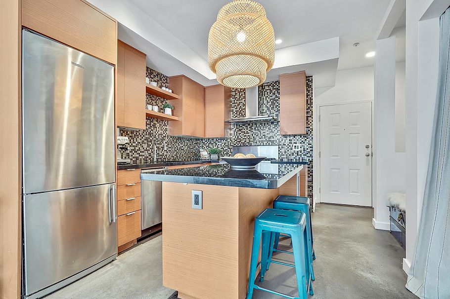 122 3440 W Broadway Vancouver, BC - 4