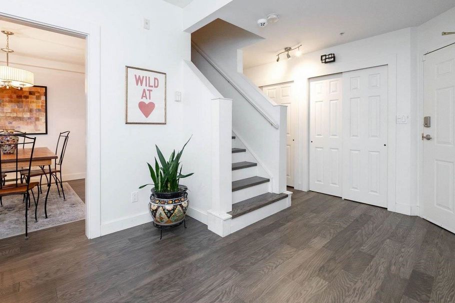 204 3600 WINDCREST DRIVE, North Vancouver BC V7G 2S5 North Vancouver, BC - 3