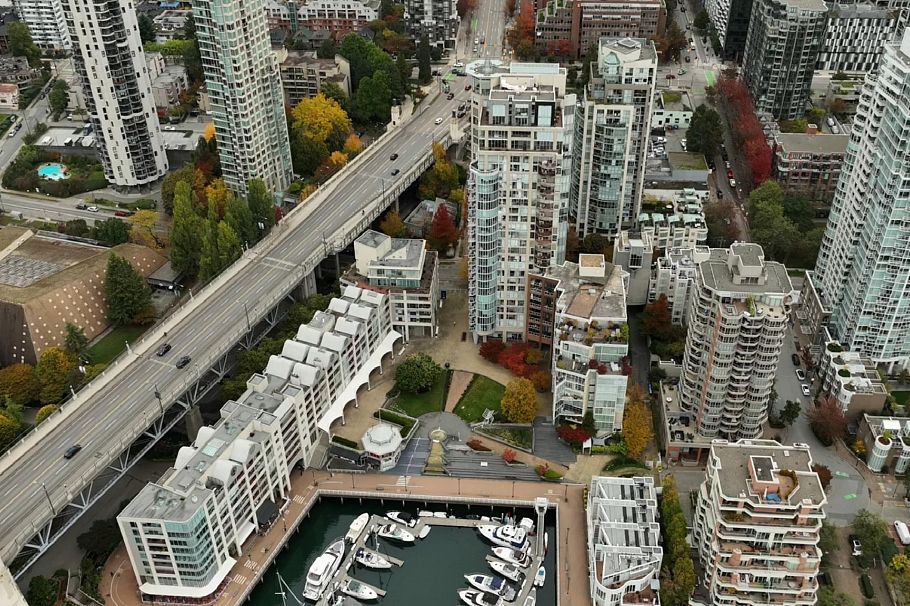 704 990 Beach Avenue Vancouver, BC - 1