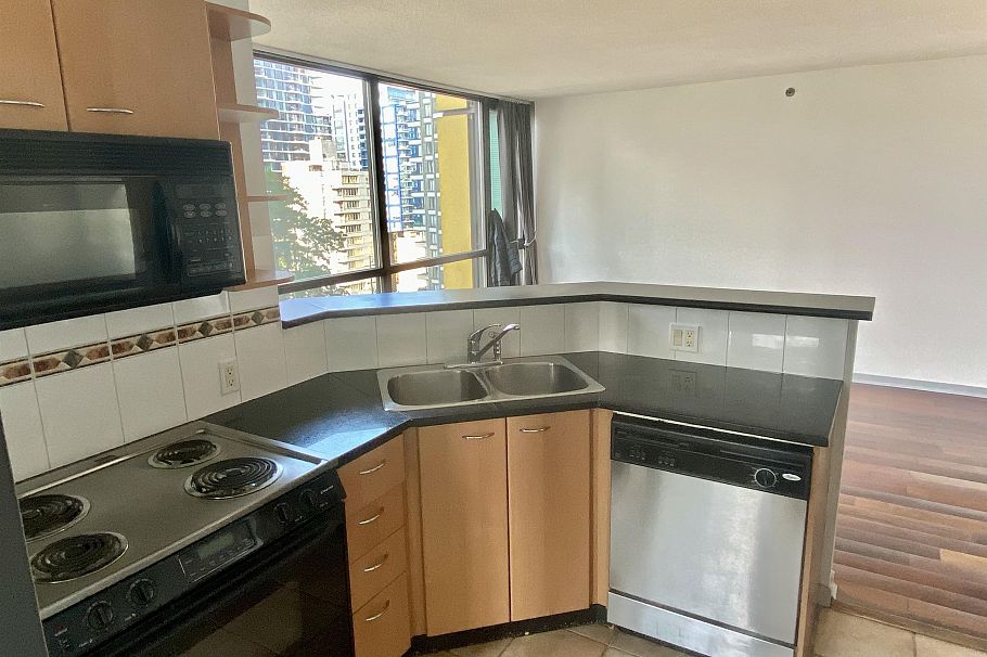 905 1367 Alberni Street Vancouver, BC - 12