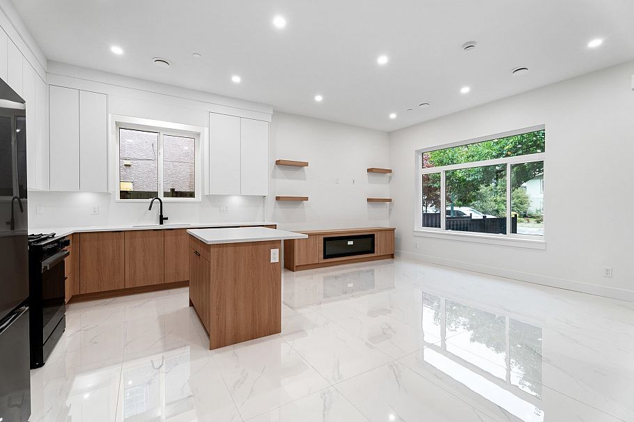 5875 Culloden Street Vancouver, BC - 5