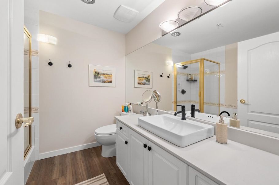 403 678 W Queens Road North Vancouver, BC - 15