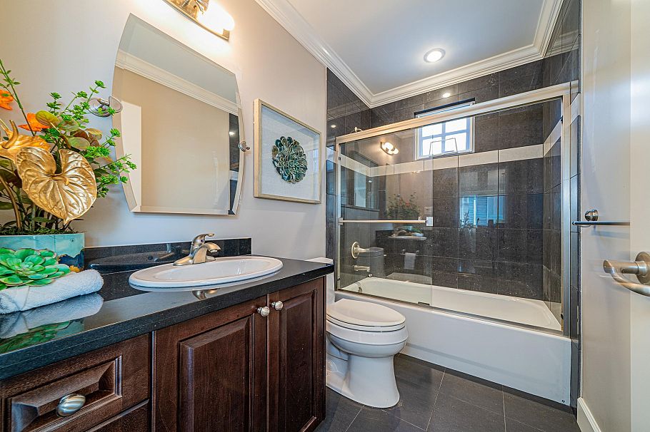 4633 W 7th Avenue Vancouver, BC - 8