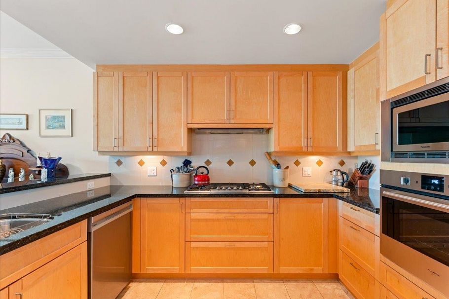 205 1717 Bayshore Drive Vancouver, BC - 9