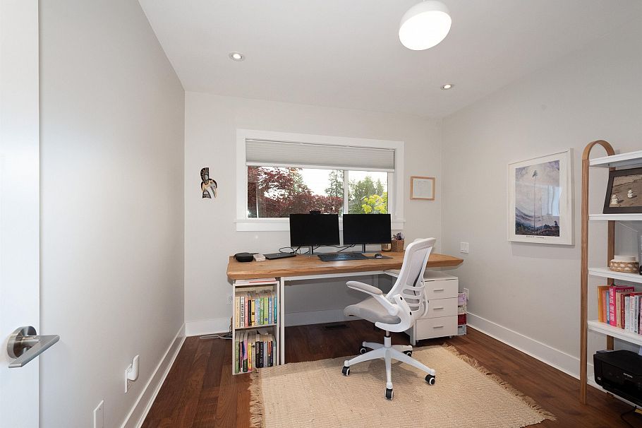 328 E 22nd Street North Vancouver, BC - 16