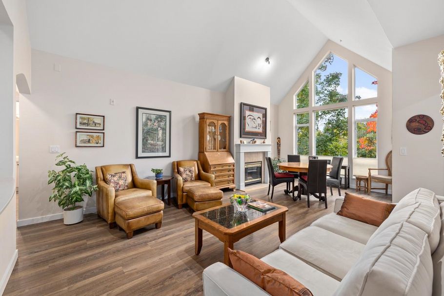 403 678 W Queens Road North Vancouver, BC - 2