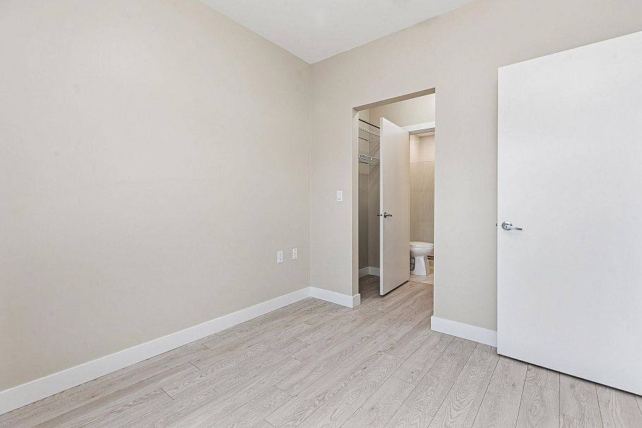 212 1838 Renfrew Street Vancouver, BC - 18