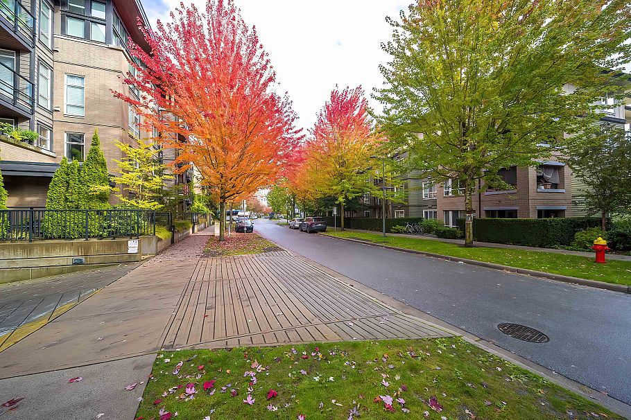 101 5981 Gray Avenue Vancouver, BC - 17