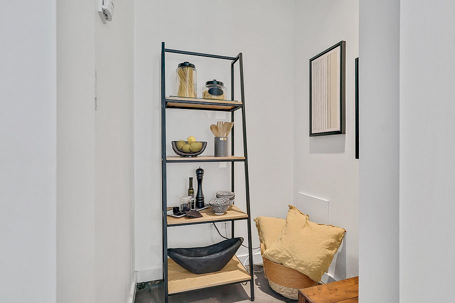 122 3440 W Broadway Vancouver, BC - 18