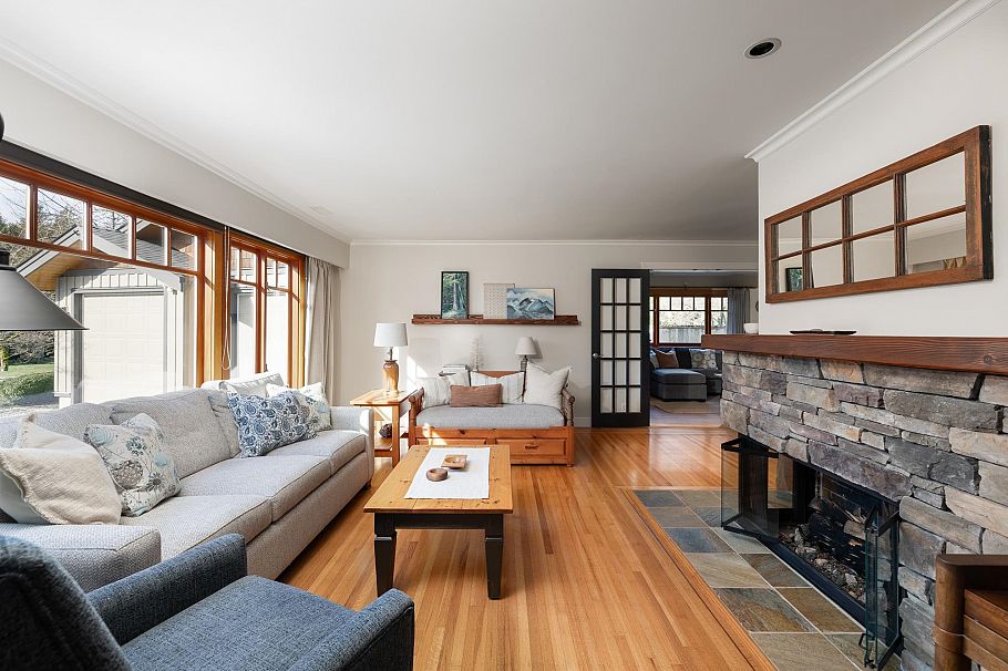 986 Tudor Avenue North Vancouver, BC - 5