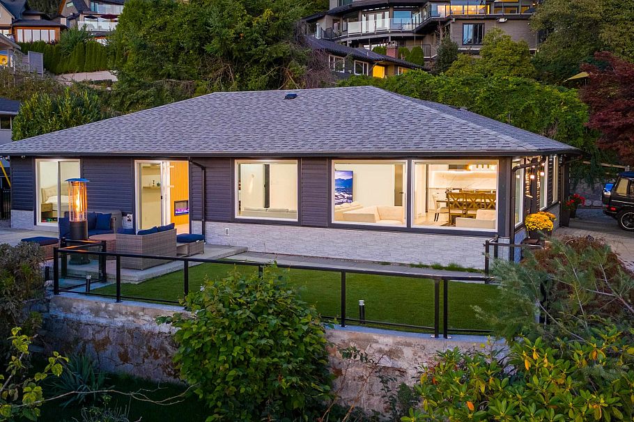 3812 Dalkeith Drive North Vancouver, BC - 2