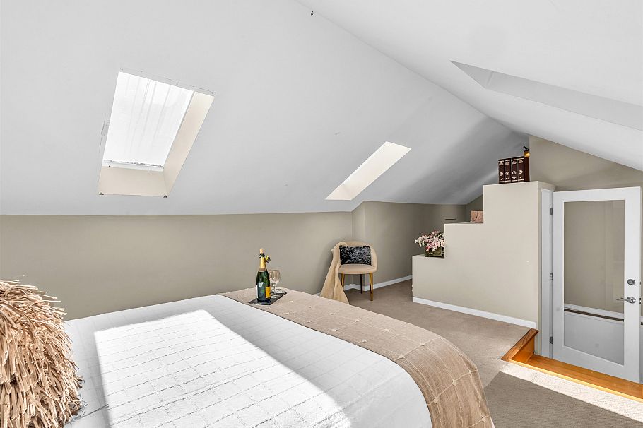 138 W Kings Road North Vancouver, BC - 19