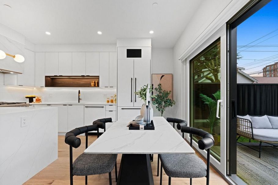 2 4549 W 11th Avenue Vancouver, BC - 3