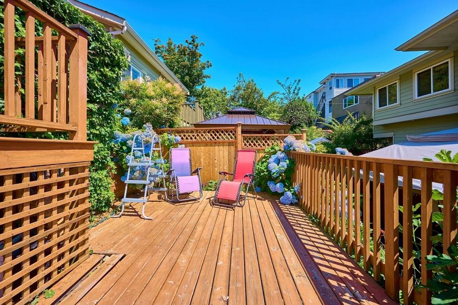 562 W Keith Road North Vancouver, BC - 25