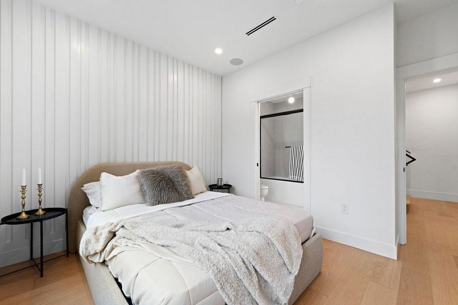 1 4549 W 11th Avenue Vancouver, BC - 16