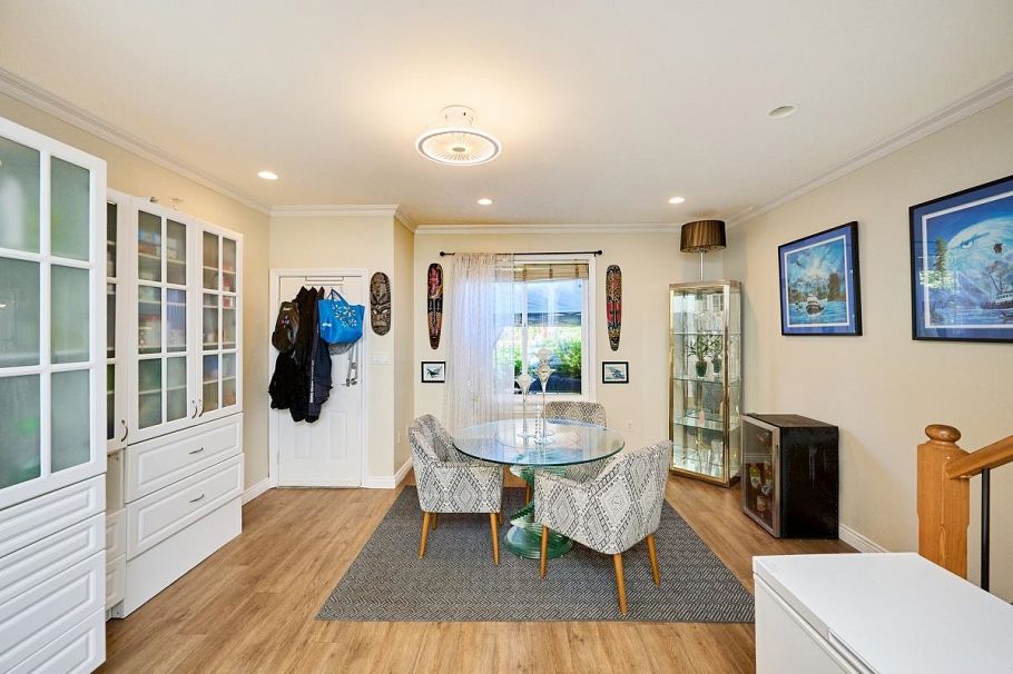 562 W Keith Road North Vancouver, BC - 14