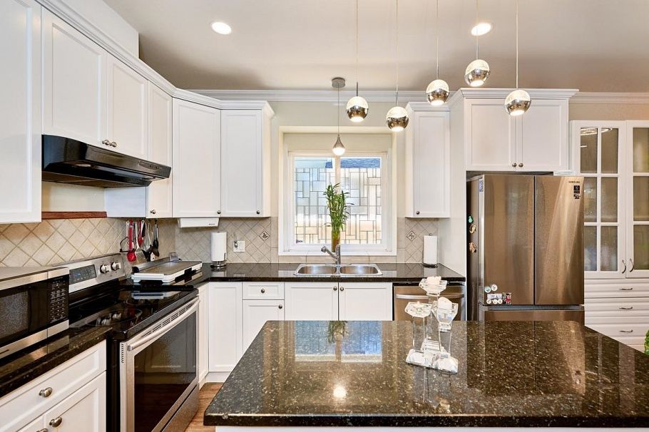 562 W Keith Road North Vancouver, BC - 12