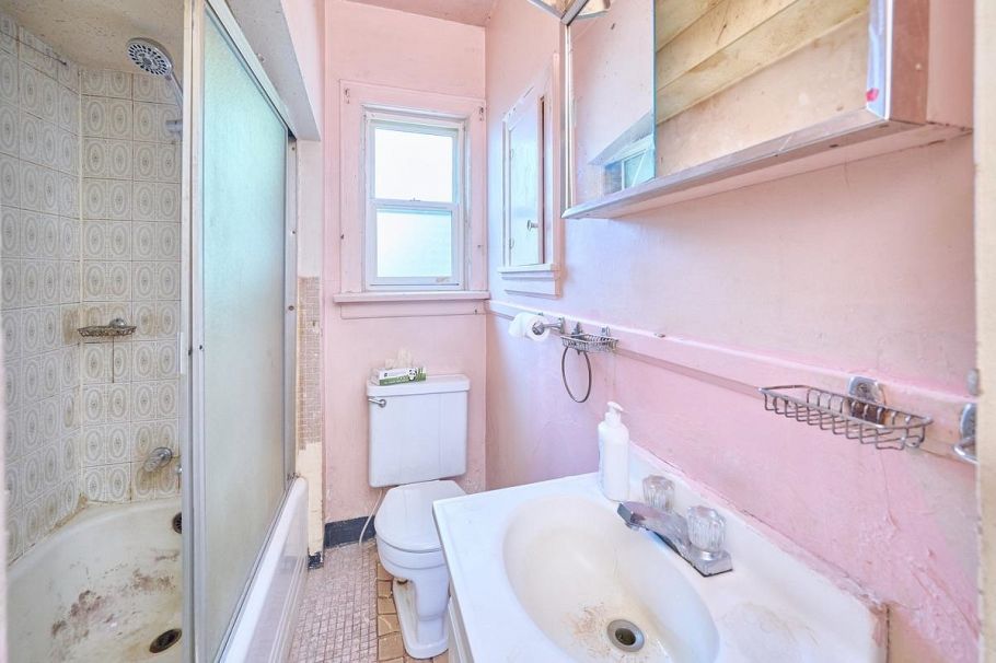 4307 Nanaimo Street Vancouver, BC - 27