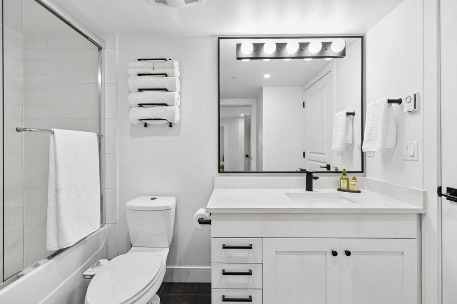 232 4550 Fraser Street Vancouver, BC - 23