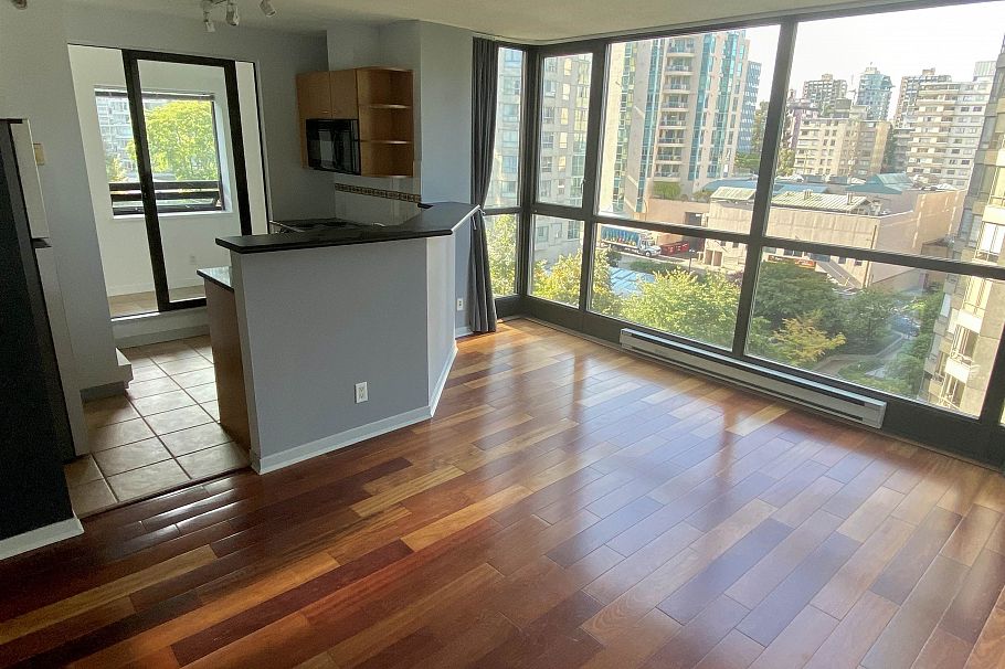 905 1367 Alberni Street Vancouver, BC - 3