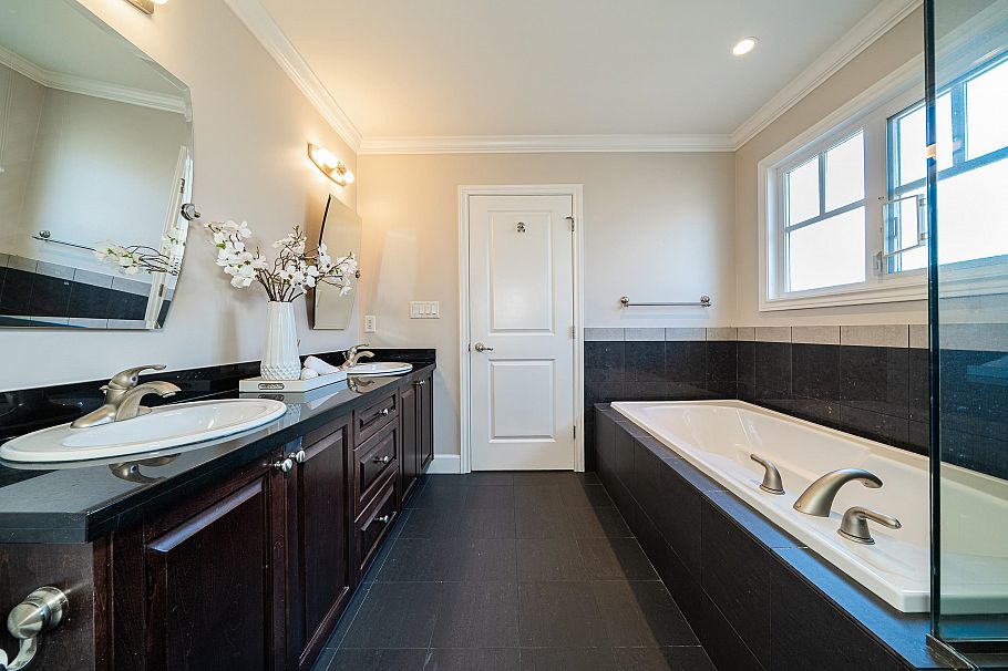 4633 W 7th Avenue Vancouver, BC - 20