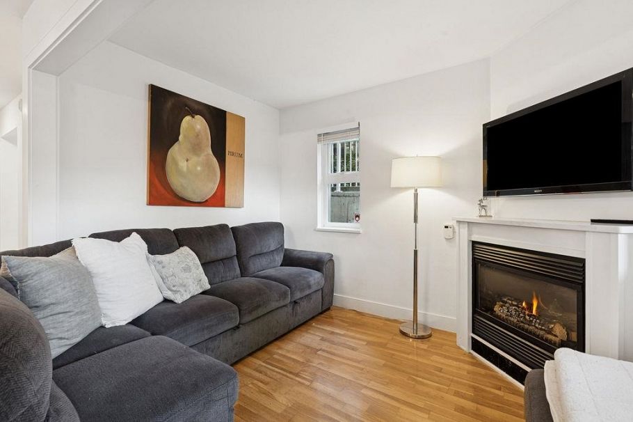 1A 1048 E 7th Avenue Vancouver, BC - 11