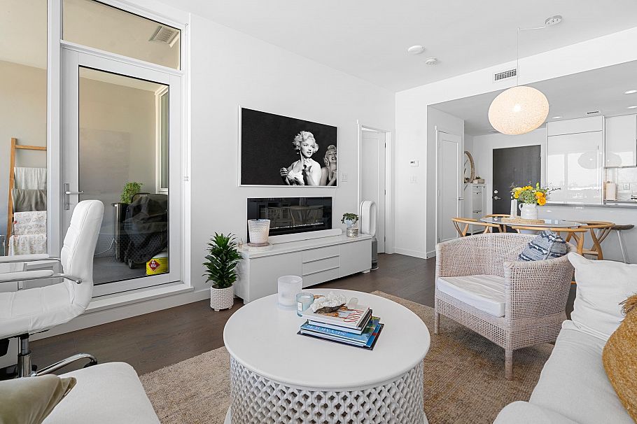 1308 118 Carrie Cates Court North Vancouver, BC - 8