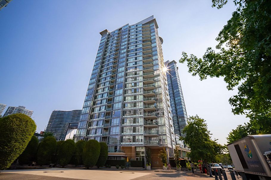 2606 1067 Marinaside Crescent Vancouver, BC - 2