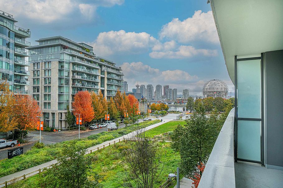 404 1688 Pullman Porter Street Vancouver, BC - 1