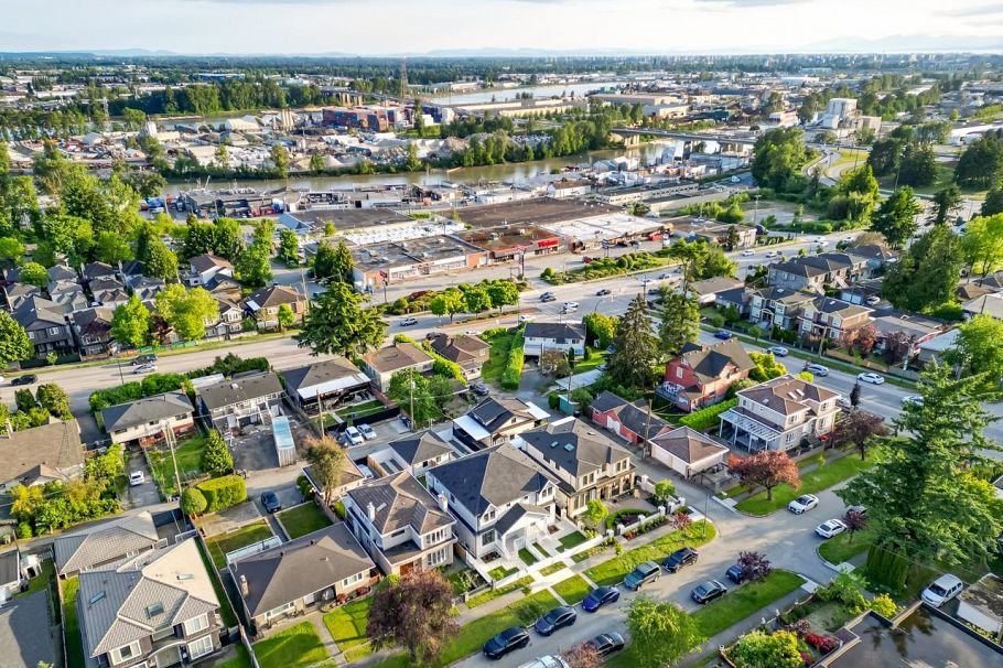 1722 E 64th Avenue Vancouver, BC - 24