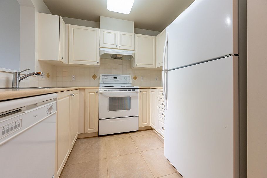 603 538 W 45th Avenue Vancouver, BC - 9