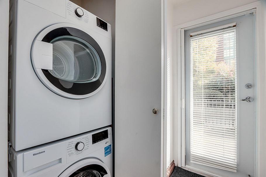 936 Richards Street Vancouver, BC - 28