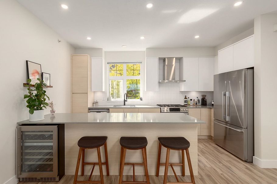 2272 St. George Street Vancouver, BC - 1