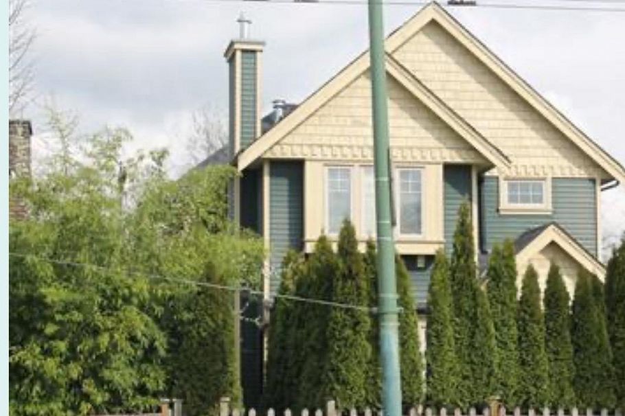 1943 E Broadway Vancouver, BC - 1