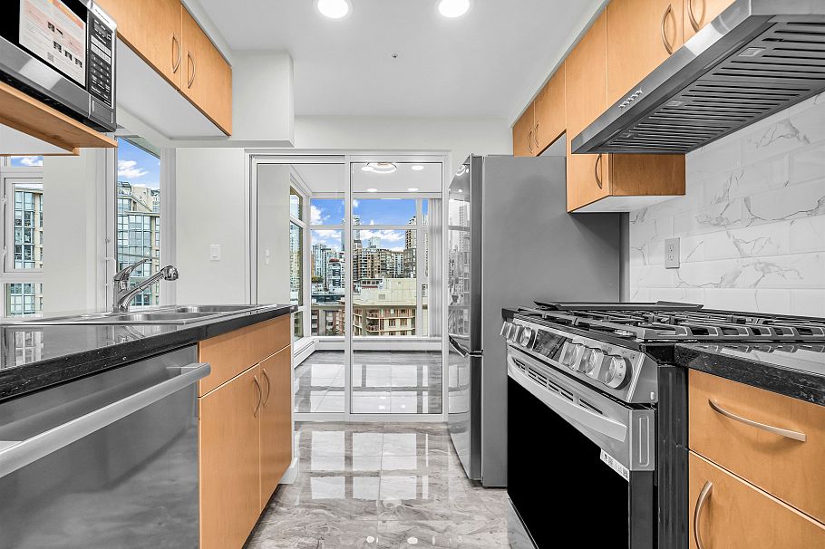 1101 198 Aquarius Mews Vancouver, BC - 8