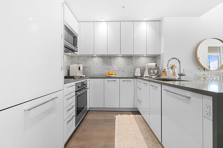 1308 118 Carrie Cates Court North Vancouver, BC - 13