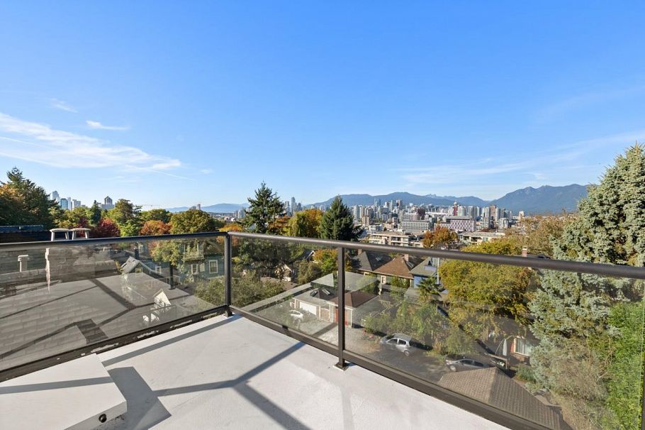 31 W 11th Avenue Vancouver, BC - 13