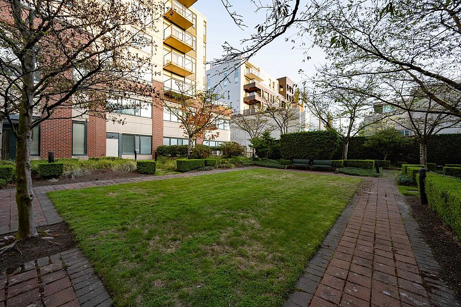 603 538 W 45th Avenue Vancouver, BC - 32